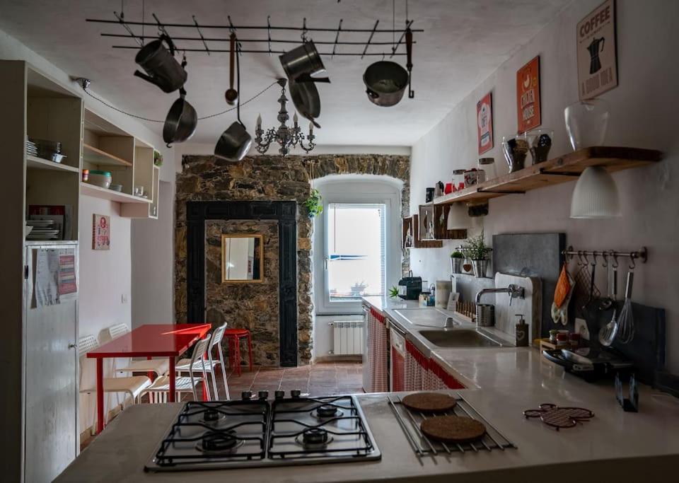 Вилла Vezzhouse Веццано-Лигуре Экстерьер фото
